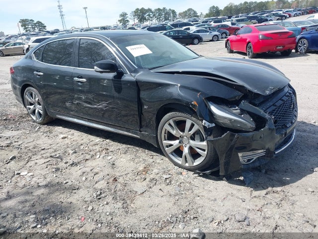 2018 INFINITI Q70 3.7 LUXE