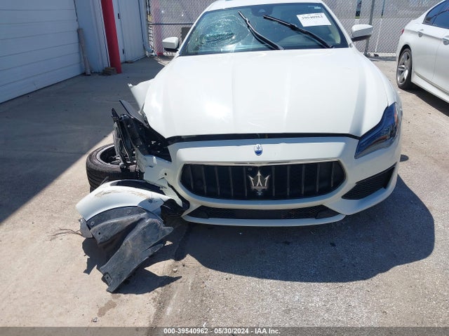 2022 Maserati Quattroporte, VIN: ZAM56YPMXN1388427