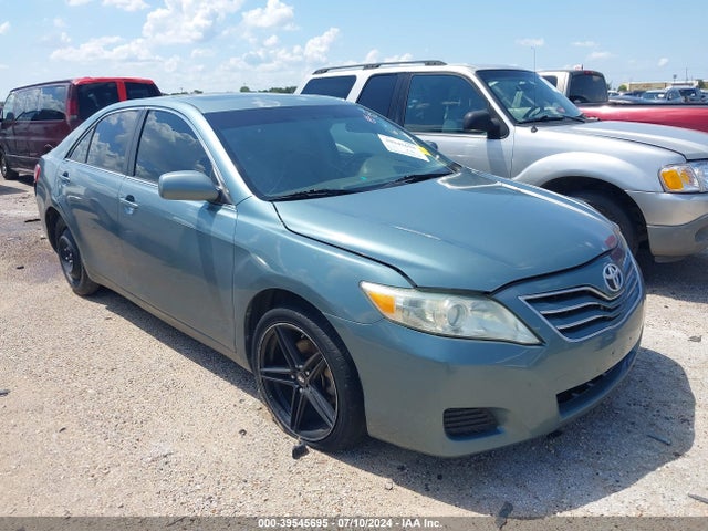 2011 TOYOTA CAMRY LE