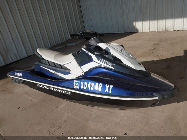 2018 YAMAHA WAVERUNNER 