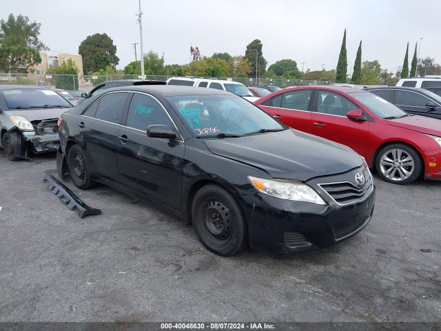 2011 TOYOTA CAMRY LE