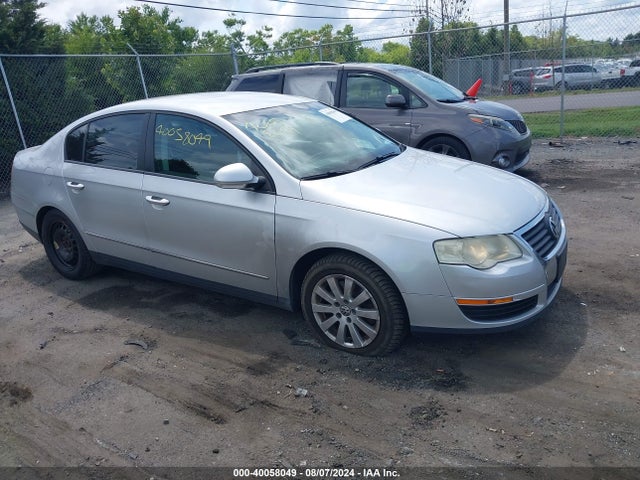 2010 VOLKSWAGEN PASSAT 