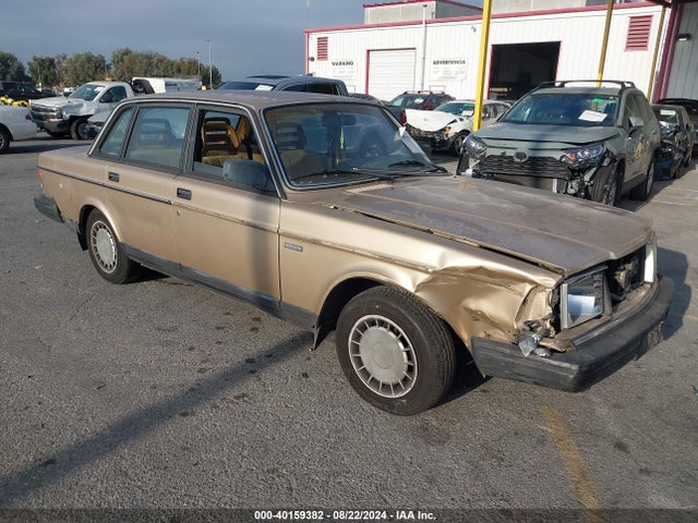 1990 VOLVO 240 DL