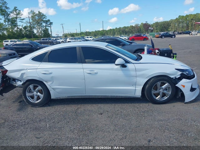 2021 HYUNDAI SONATA SE 13