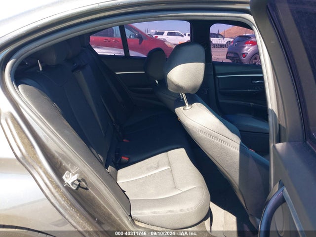 صورة 8 لـ 2018 BMW 330I XDRIVE