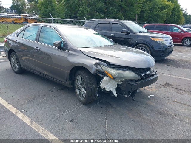 2016 TOYOTA CAMRY SE