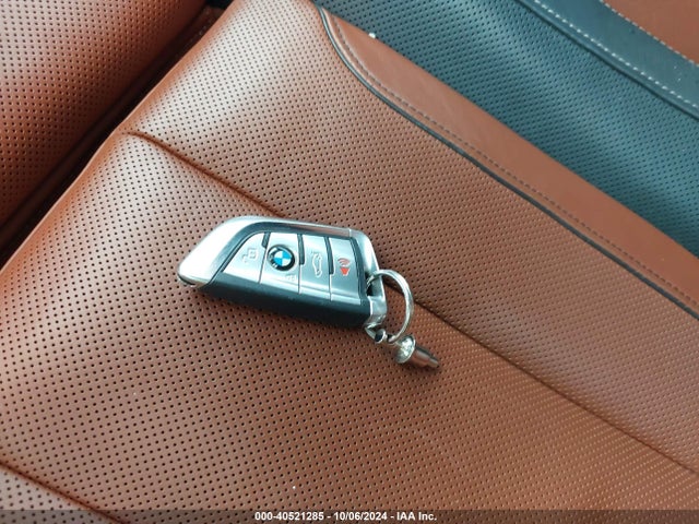 2022 BMW 8 Series, VIN: WBAGV8C04NCH42076