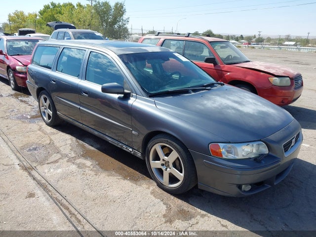 2005 VOLVO V70 R