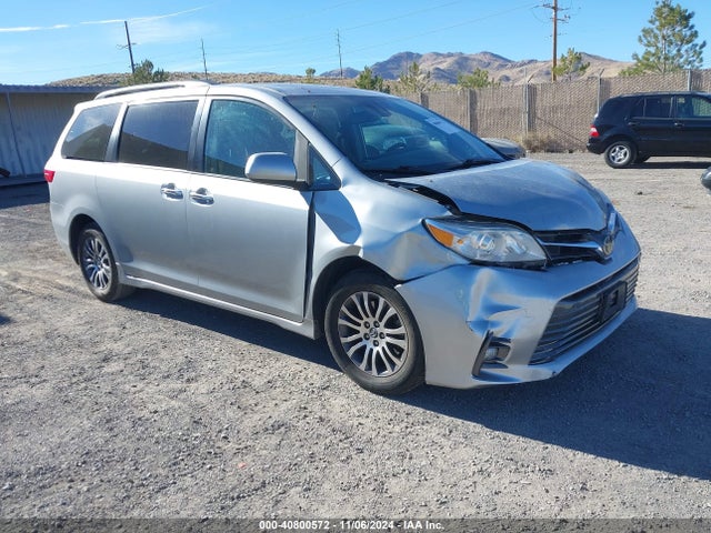 2019 TOYOTA SIENNA XLE 8 PASSENGER