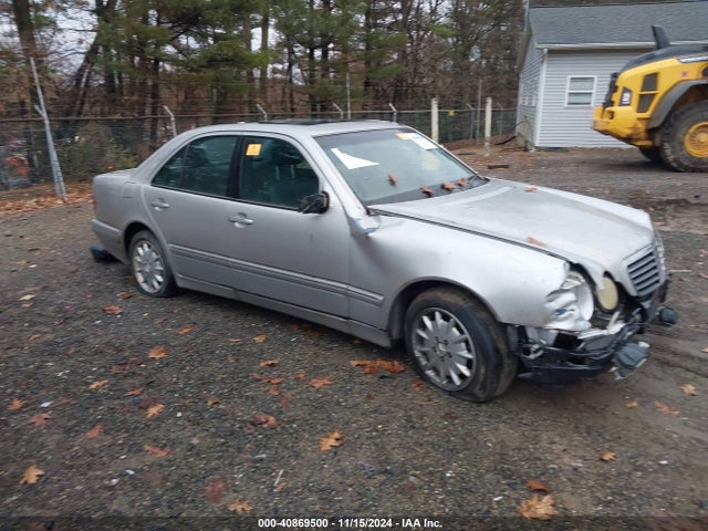 2000 MERCEDES-BENZ E 320 4M
