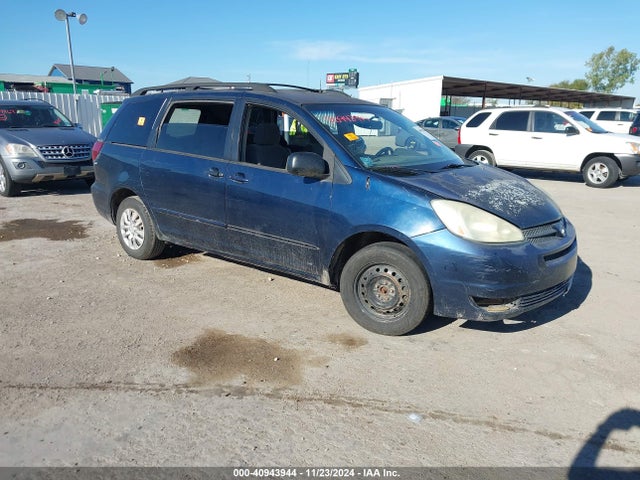 2004 TOYOTA SIENNA LE