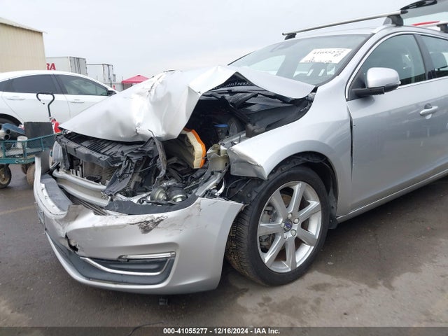 2016 Volvo V60, VIN: YV140MEK1G1290010