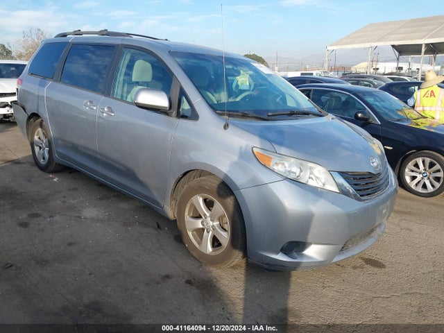 2013 TOYOTA SIENNA LE V6 8 PASSENGER