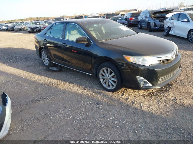 2014 TOYOTA CAMRY XLE