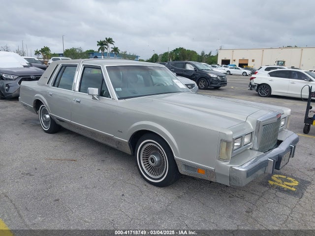 1988 LINCOLN TOWN CAR SIGNATURE