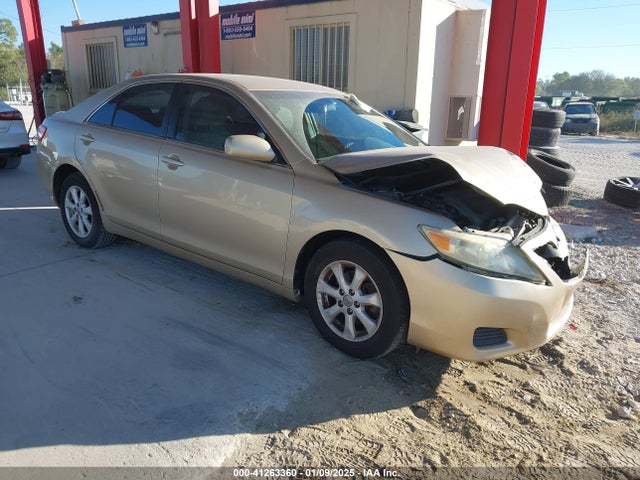 2011 TOYOTA CAMRY LE
