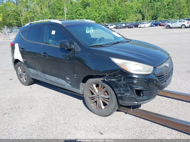 2015 HYUNDAI TUCSON SE