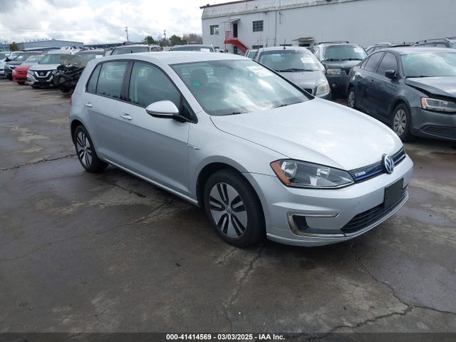 2016 VOLKSWAGEN E-GOLF SE