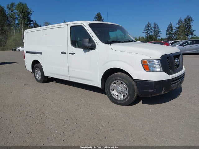 2014 NISSAN NV SV V6