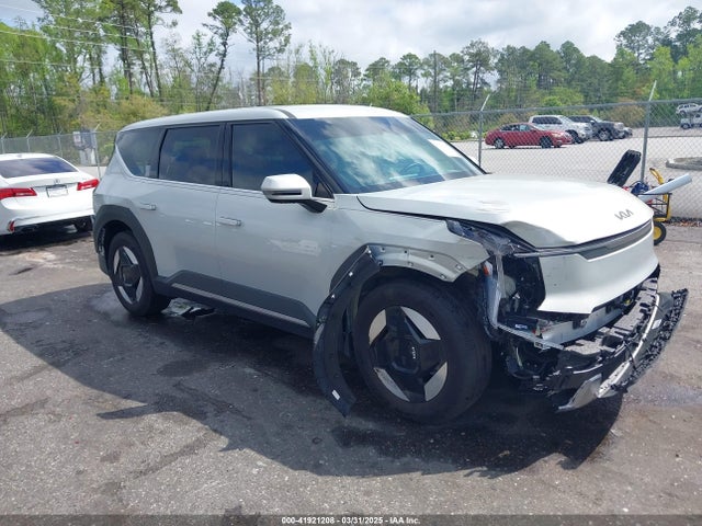 2024 KIA EV9 LIGHT LONG RANGE