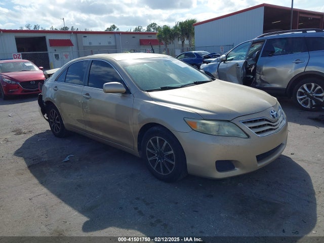 2011 TOYOTA CAMRY LE