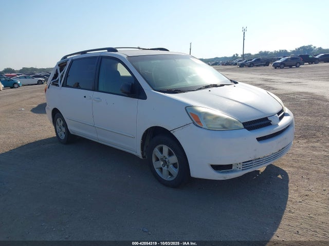 2004 TOYOTA SIENNA LE