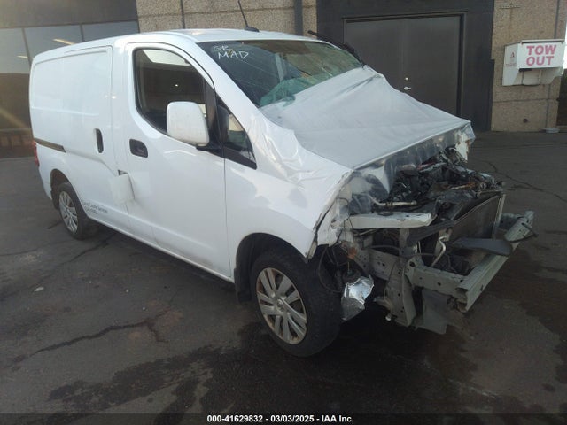 2018 NISSAN NV SV