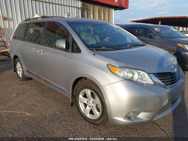 2012 TOYOTA SIENNA LE V6 8 PASSENGER