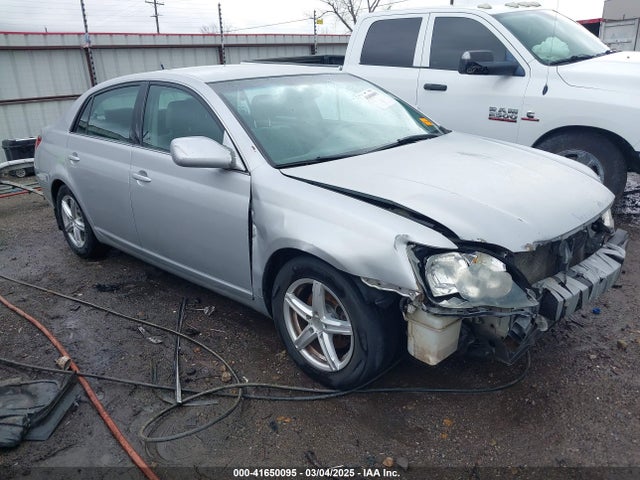 2005 TOYOTA AVALON XL