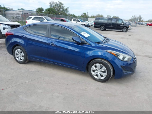2016 HYUNDAI ELANTRA SE