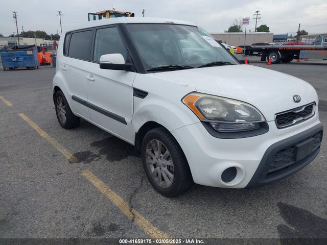 2013 KIA SOUL +