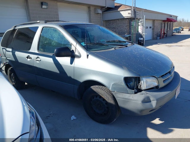 1999 TOYOTA SIENNA LE