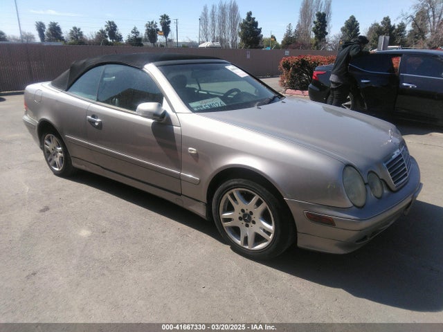2003 MERCEDES-BENZ CLK 320 