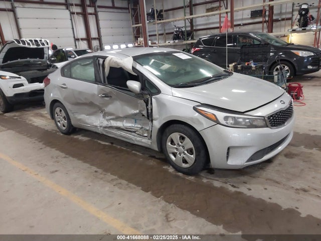 2017 KIA FORTE LX
