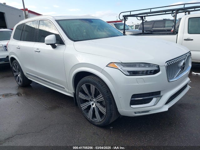 2022 VOLVO XC90 T6 INSCRIPTION 6 PASSENGER