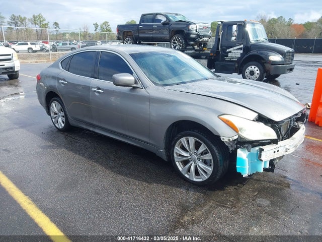 2011 INFINITI M37 