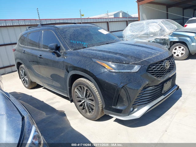 2021 TOYOTA HIGHLANDER XSE