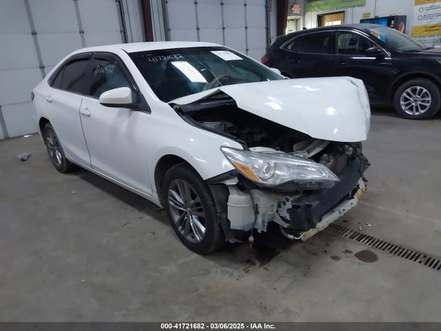 2016 TOYOTA CAMRY SE