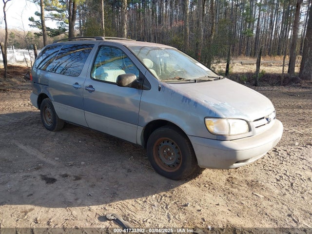 2000 TOYOTA SIENNA LE