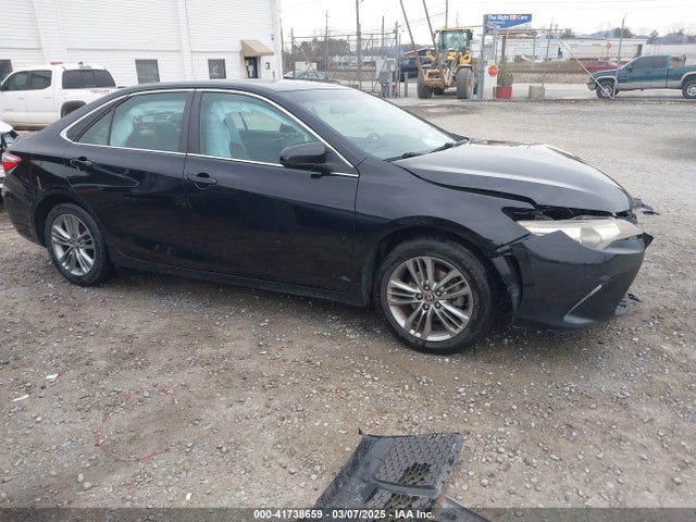 2015 TOYOTA CAMRY SE