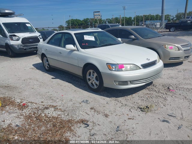 2001 LEXUS ES 