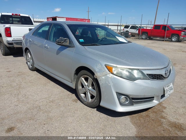2014 TOYOTA CAMRY SE
