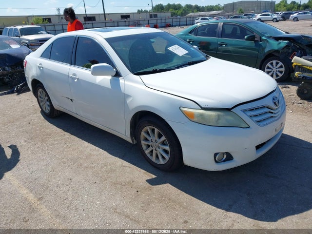 2011 TOYOTA CAMRY XLE