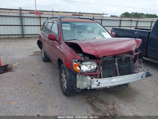 2004 TOYOTA HIGHLANDER 