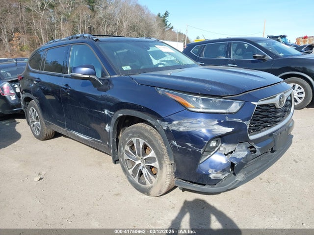 2021 TOYOTA HIGHLANDER XLE