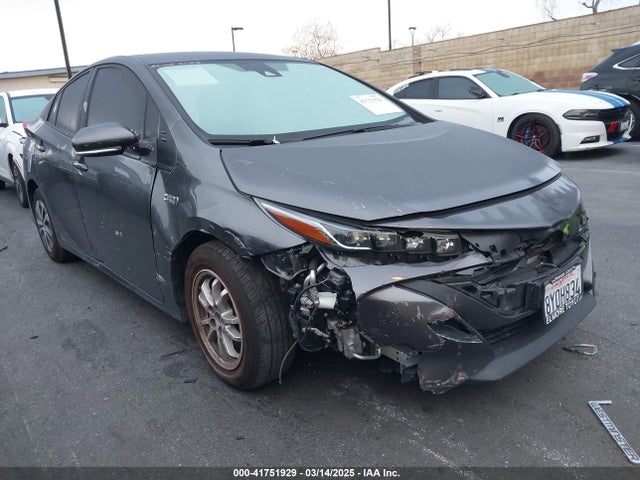 2022 TOYOTA PRIUS XLE