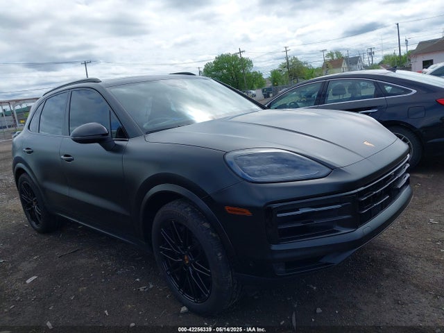 2025 PORSCHE CAYENNE 