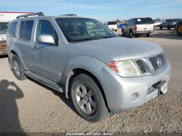2011 NISSAN PATHFINDER SV