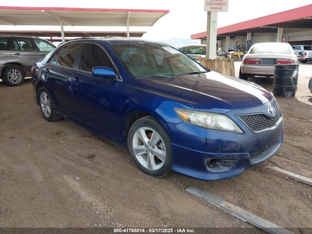 2011 TOYOTA CAMRY SE