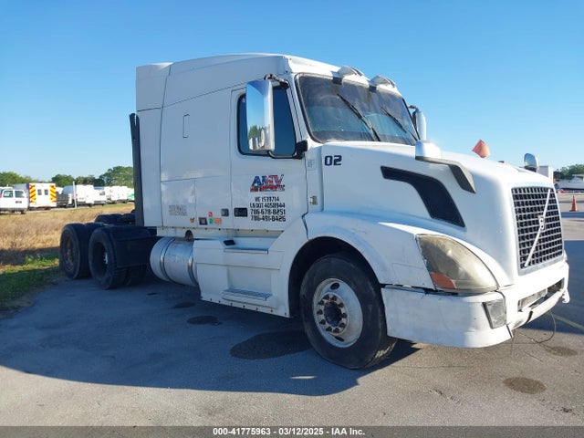 2013 VOLVO VN VNL